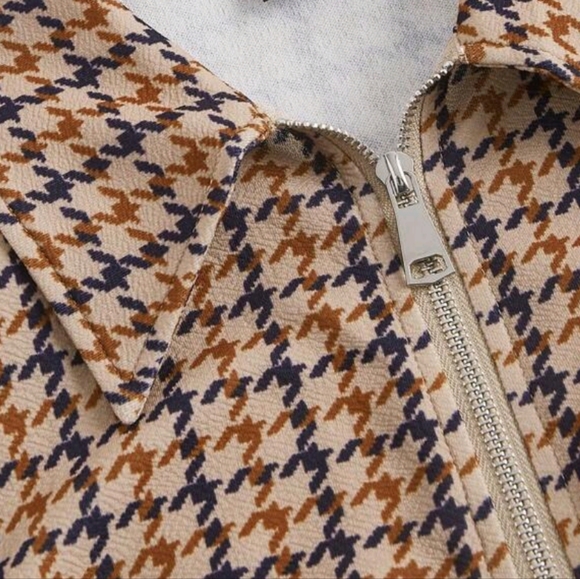 Stylish Houndstooth Jumpsuit - Black and Tan - Picture 4 of 7